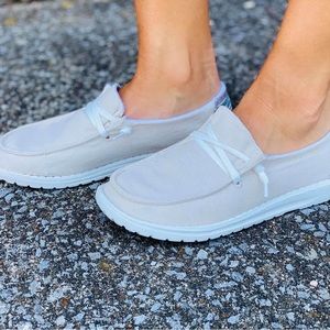 NIB Gypsy Jazz Poppy Cream Shoes 11